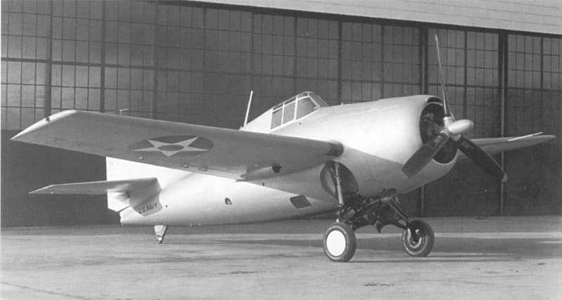 Основной палубный истребитель ВМС США в начальный период войны на Тихом океане Грумман F4F «Уайлдкет» имел крыло с относительным удлинением 5,6 – равным среднему арифметическому значению для исследованной нами группы самолетов